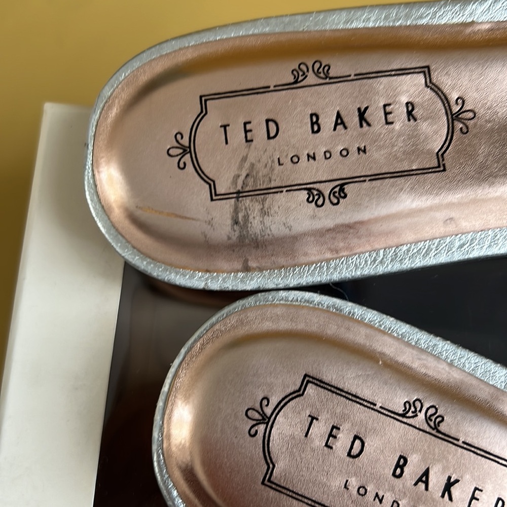 Shoes - Picture 3 of 4